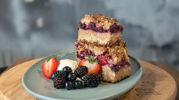 Berry and oat bars